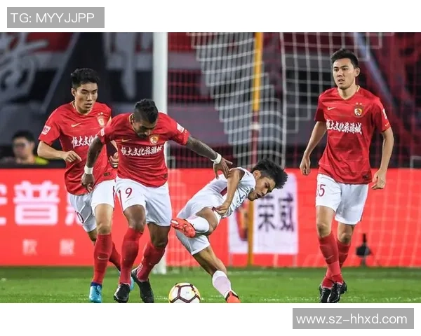 恒大与香港足球队精彩对决重播回顾赛场瞬间与精彩进球分析