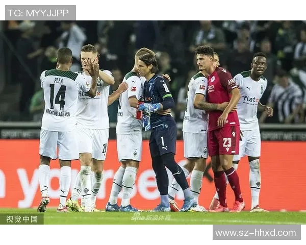 比勒菲尔德迎战门兴双方全力争胜展现足球魅力与激情 比勒菲尔德迎战门兴双方全力争胜展现足球魅力与激情